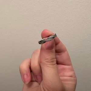 Pandora, sparkling, twisted lines ring